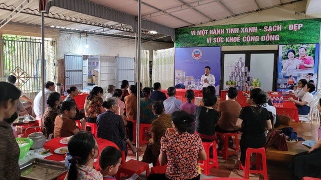 Khai trương cửa hàng thương hiệu sữa non VNV của Chị Lan tại Thị trấn Cẩm Xuyên - tỉnh Hà Tĩnh 10 cua hang chi Lan thi tran cam